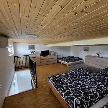 Apartmán u kolejí Klobouky u Brna Esterno foto