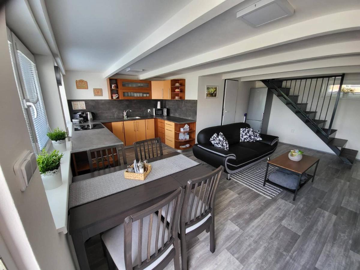 Apartment U Koleji I